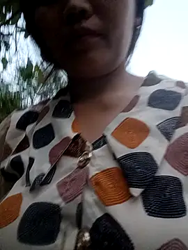 bree-zz online show from April 5, 11:07 am