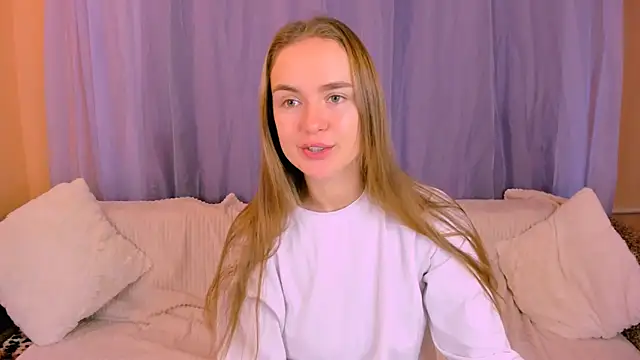 LilMary  online show from November 27, 6:48 am