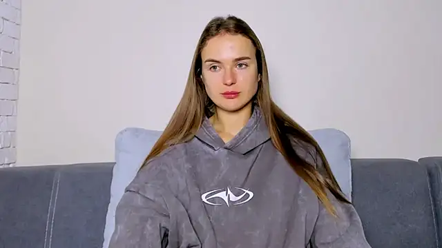 LilMary  online show from December 1, 7:24 am