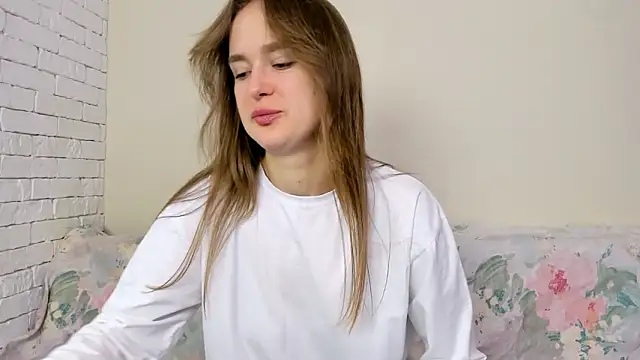 LilMary  online show from March 19, 7:12 am