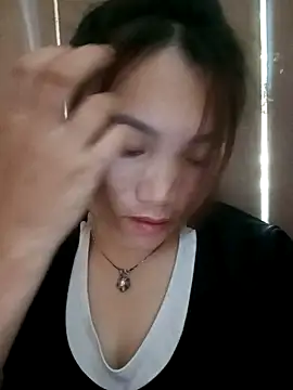 min-xinh online show from October 18, 6:26 am