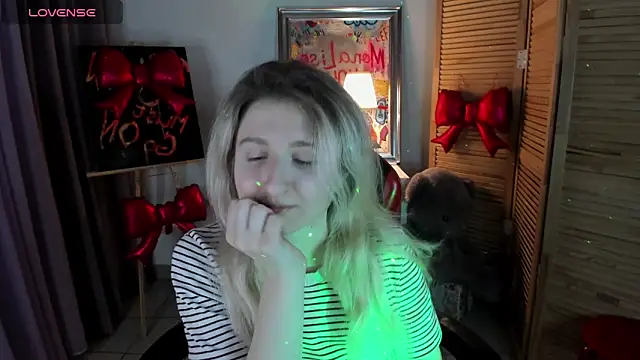 CamillaDreamer online show from March 8, 6:23 pm