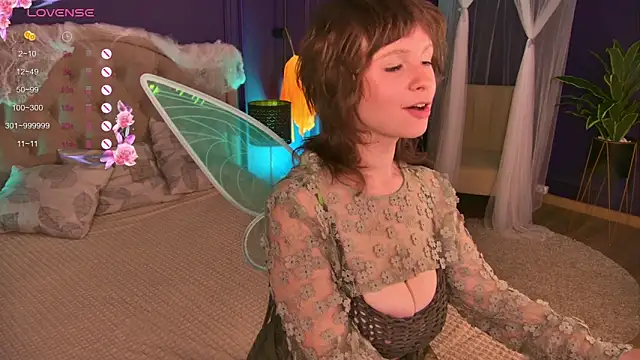 Snapshot of Lilly_Stark chatting on October 24, 10:44 am Lilly Stark online show from October 24, 10:44 am