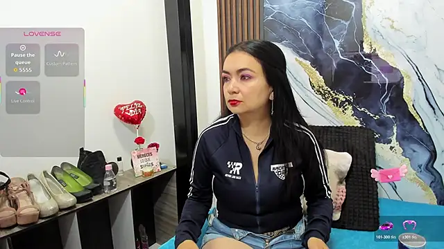 angelinee39 online show from November 16, 9:15 am