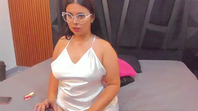 Valka Ross online show from December 15, 11:31 pm