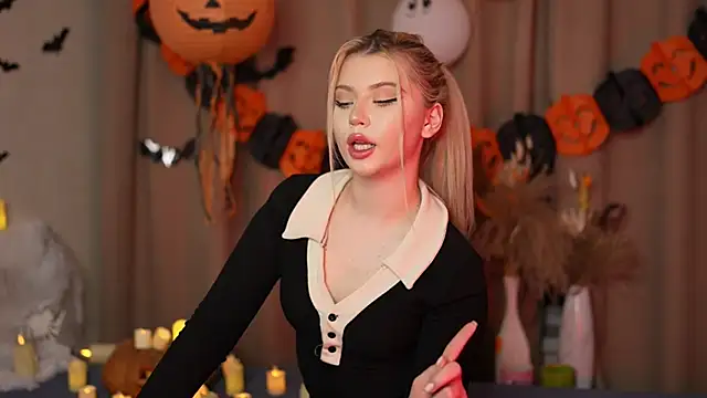 AshleyNikoo online show from October 30, 3:35 pm