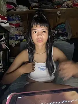 Snapshot of Obre17 chatting on October 9, 9:07 am Obre17 online show from October 9, 9:07 am