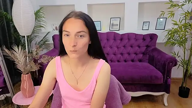 Emilly  Grey online show from May 31, 6:04 pm