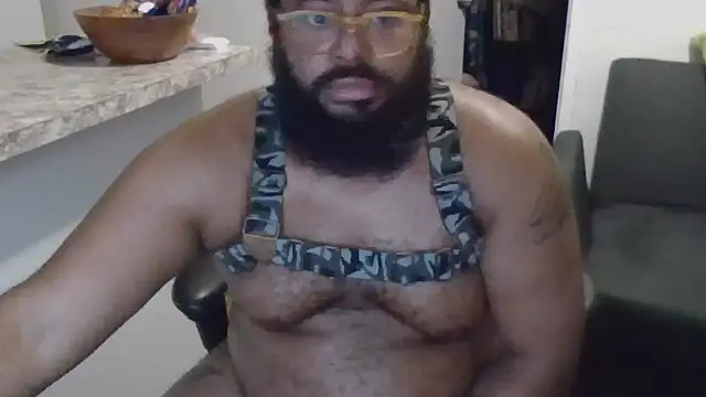 Snapshot of bear_named_j chatting on October 5, 1:53 pm bear named j online show from October 5, 1:53 pm