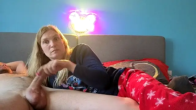 linterditehot online show from May 20, 6:25 pm