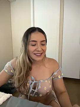 Mariana gom online show from March 18, 1:47 pm