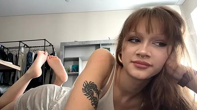 Snapshot of ElissaMikrot chatting on September 27, 12:32 pm ElissaMikrot online show from September 27, 12:32 pm