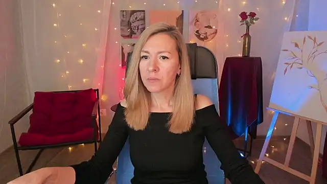 DonnaSmitth online show from February 18, 6:37 pm