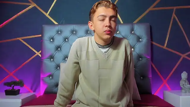 Lian Miller1  online show from October 30, 12:28 pm