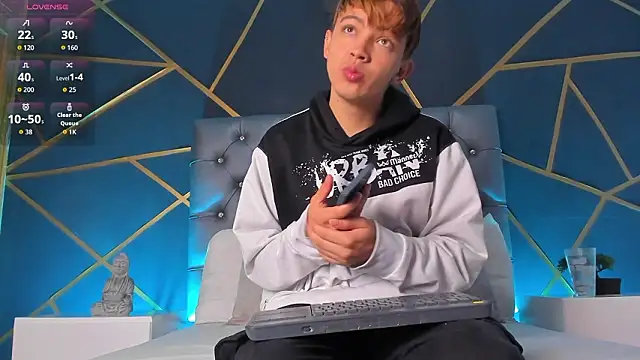 Lian Miller1  online show from February 24, 12:14 pm