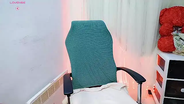 Snapshot of NEWONETO chatting on October 20, 11:32 am NEWONETO online show from October 20, 11:32 am