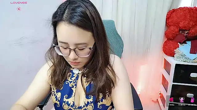 Snapshot of NEWONETO chatting on October 21, 8:37 am NEWONETO online show from October 21, 8:37 am