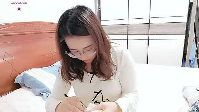 Snapshot of NEWONETO chatting on October 25, 12:56 pm NEWONETO online show from October 25, 12:56 pm