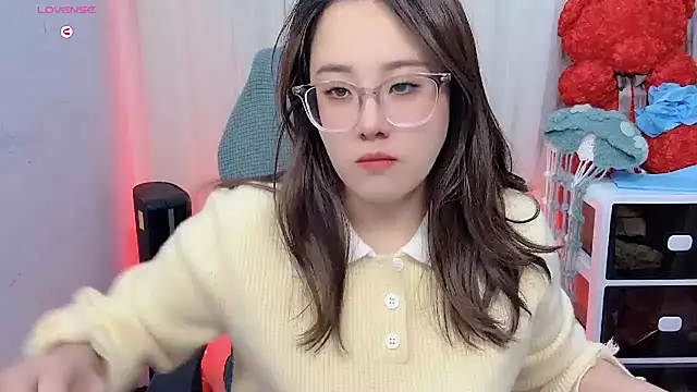 Snapshot of NEWONETO chatting on November 18, 11:14 am NEWONETO online show from November 18, 11:14 am