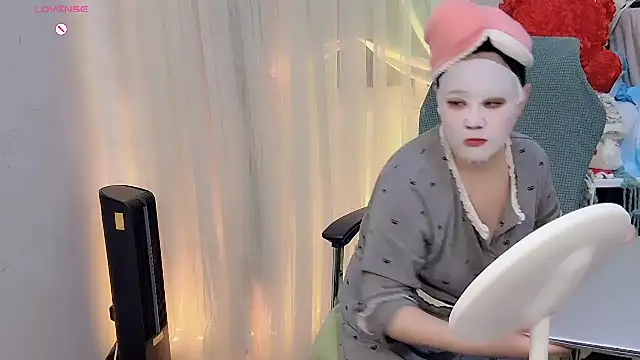 Snapshot of NEWONETO chatting on November 20, 12:27 pm NEWONETO online show from November 20, 12:27 pm