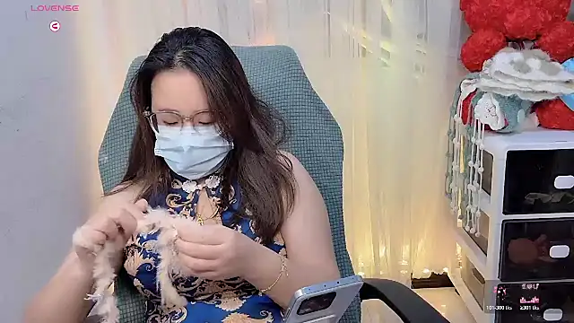 Snapshot of NEWONETO chatting on November 21, 9:24 pm NEWONETO online show from November 21, 9:24 pm