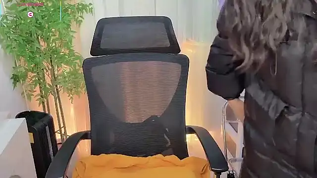 NEWONETO online show from February 9, 12:20 pm