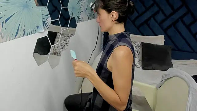 Valery More   online show from October 3, 12:46 pm