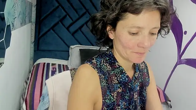 Valery More   online show from October 28, 12:09 pm