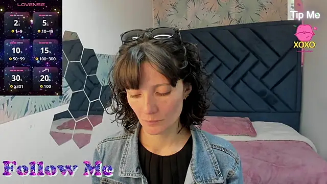 Valery More   online show from July 24, 1:09 pm