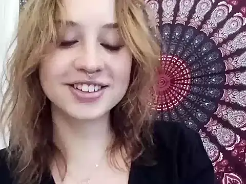 Snapshot of AdalynKiss chatting on October 10, 5:28 am AdalynKiss online show from October 10, 5:28 am