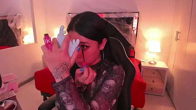 SusanVilla online show from October 23, 7:34 pm