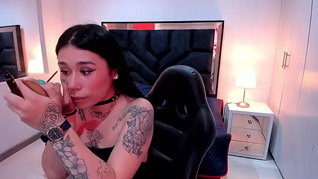 SusanVilla online show from November 11, 7:47 pm