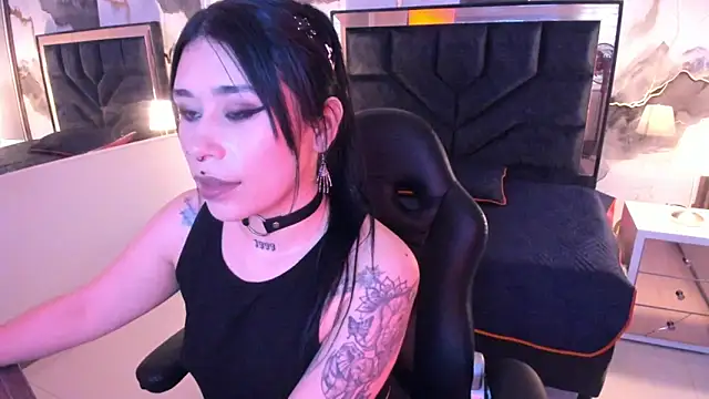 SusanVilla online show from March 16, 7:29 pm