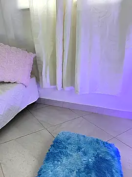 In-Ur-dreams online show from October 14, 4:52 pm