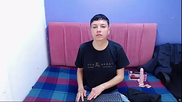 Snapshot of alexmadisoncm101 chatting on October 8, 3:04 am alexmadisoncm101 online show from October 8, 3:04 am