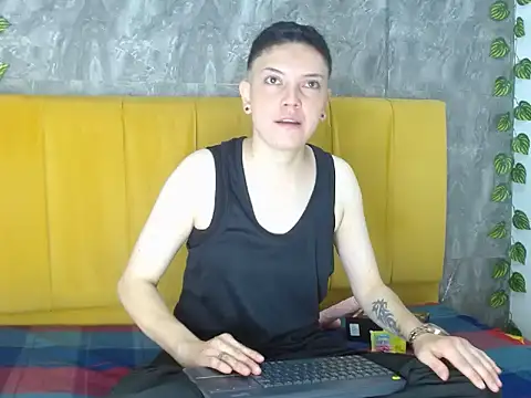 Snapshot of alexmadisoncm101 chatting on November 2, 3:20 am alexmadisoncm101 online show from November 2, 3:20 am