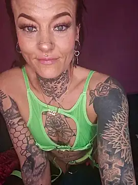 Snapshot of Peach420live chatting on February 24, 12:08 am Peach420live online show from February 24, 12:08 am