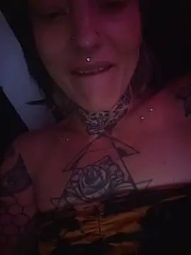 Snapshot of Peach420live chatting on May 29, 2:20 am Peach420live online show from May 29, 2:20 am