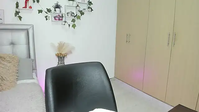 Snapshot of mia_star_2 chatting on June 28, 11:38 am mia star 2 online show from June 28, 11:38 am