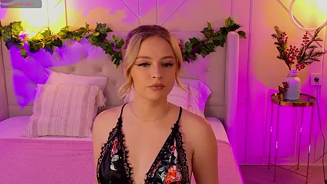 EllyLinn online show from February 8, 5:05 pm