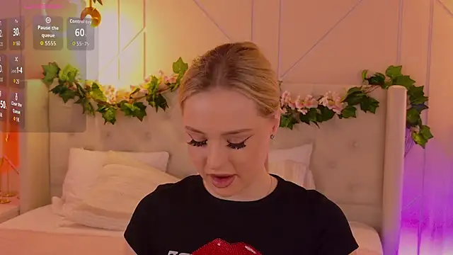 EllyLinn online show from April 2, 5:10 pm