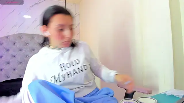 Iris  77 online show from October 8, 7:00 pm