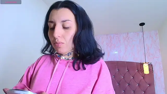 Iris  77 online show from October 15, 6:19 pm