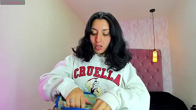 Iris  77 online show from November 5, 3:01 pm