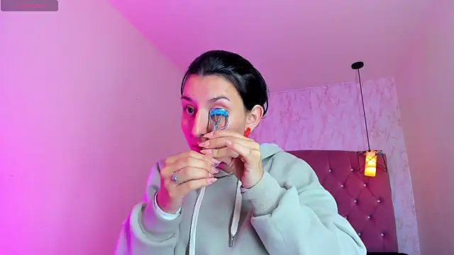 Iris  77 online show from November 18, 11:36 am