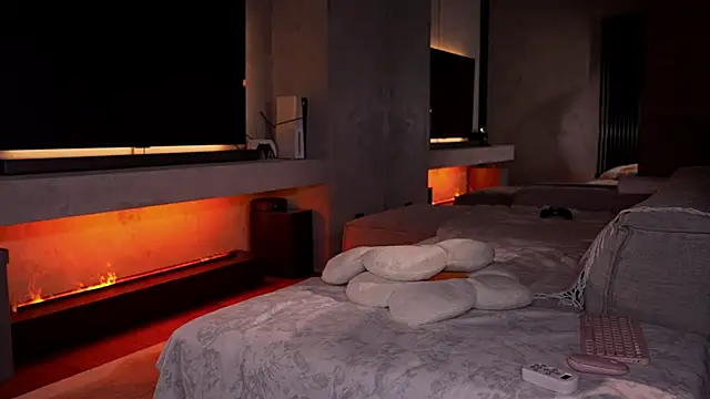 AlexisGraysX online show from March 26, 9:42 pm