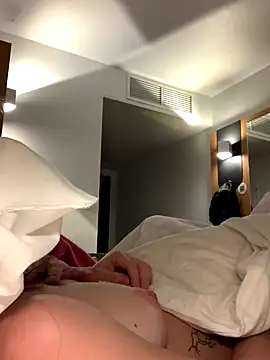 GoldenPussy1329 online show from January 7, 2:14 am