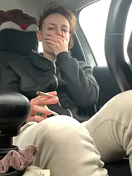 GoldenPussy1329 online show from January 17, 3:06 pm