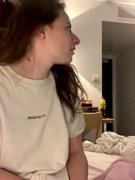 GoldenPussy1329 online show from February 8, 7:39 pm