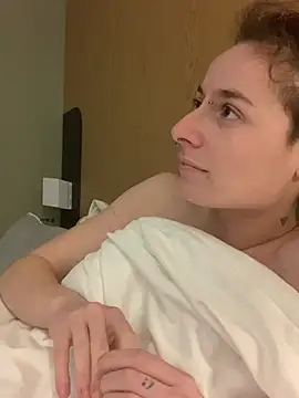 GoldenPussy1329 online show from February 23, 9:12 pm